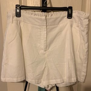 Flowy white high-wasted shorts